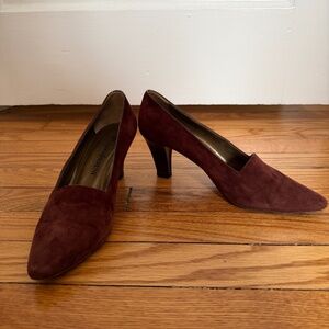 90’s Vintage YSL Yves Saint Laurent Burgundy Suede Pumps. Size 8 (fits like a 7)